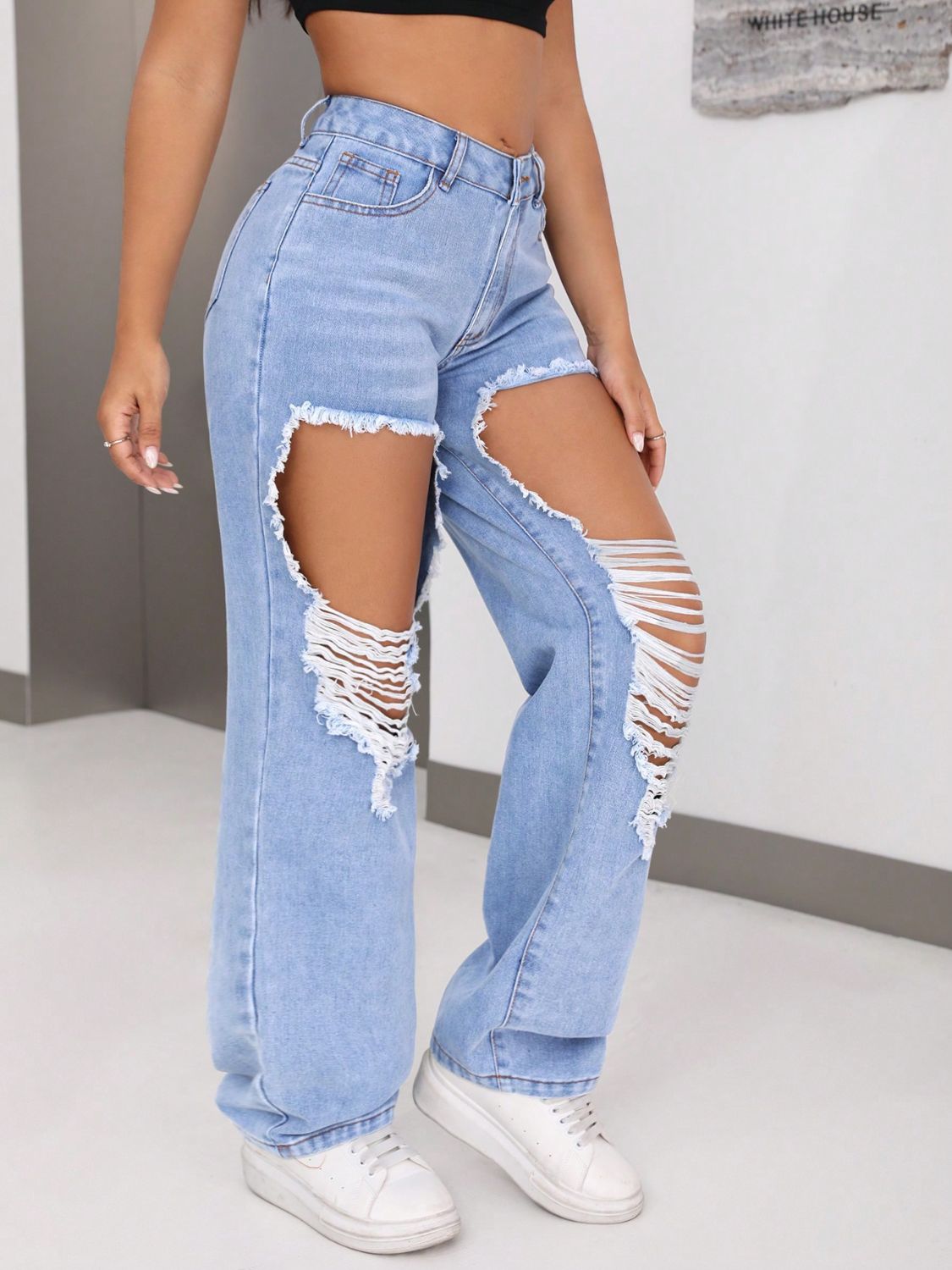 Distressed Jeans with Pockets