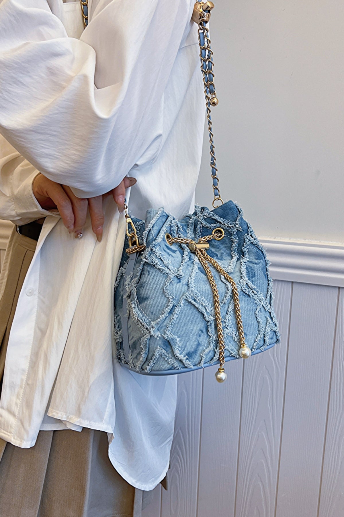 Chain Drawstring Raw Edge Denim Bucket Bag