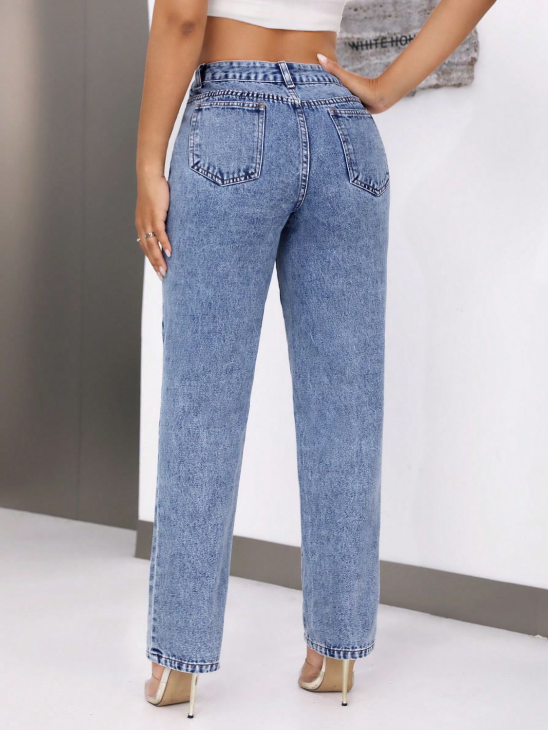 Mid-Rise Waist Jeans with Pockets
